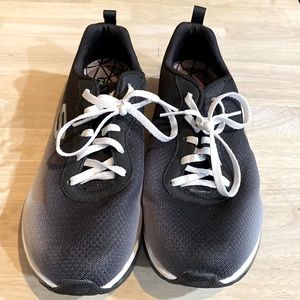 Skechers Ladies 8.5 Black & White Air Brushed Skech-Air Memory Foam Tennis Shoes